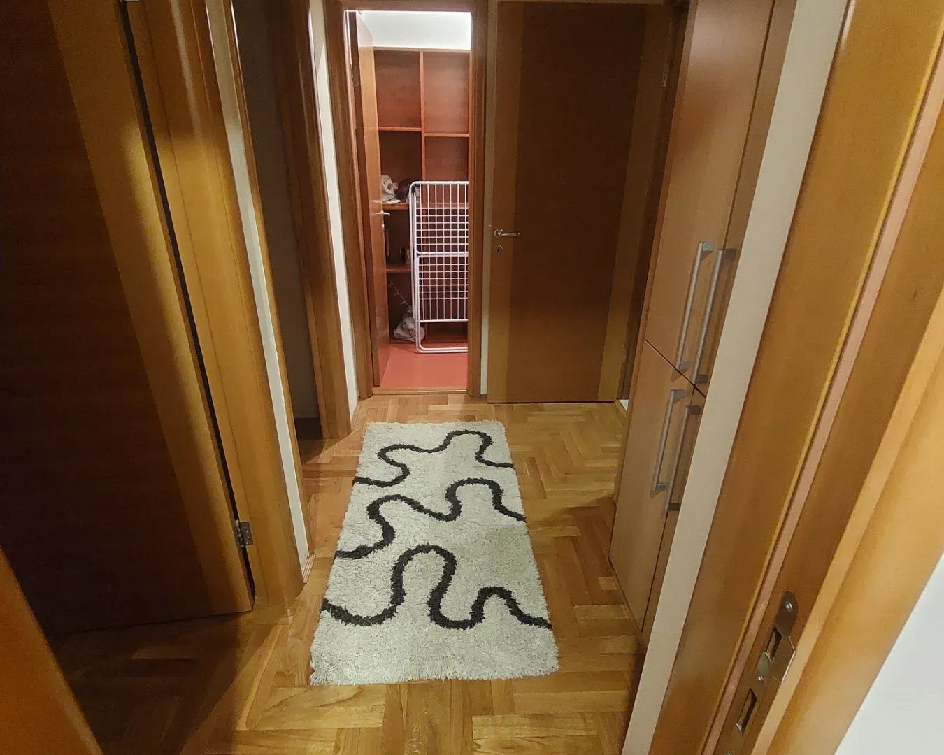 Izdavanje, trosoban stan, 105m², Preko Morače, Podgorica