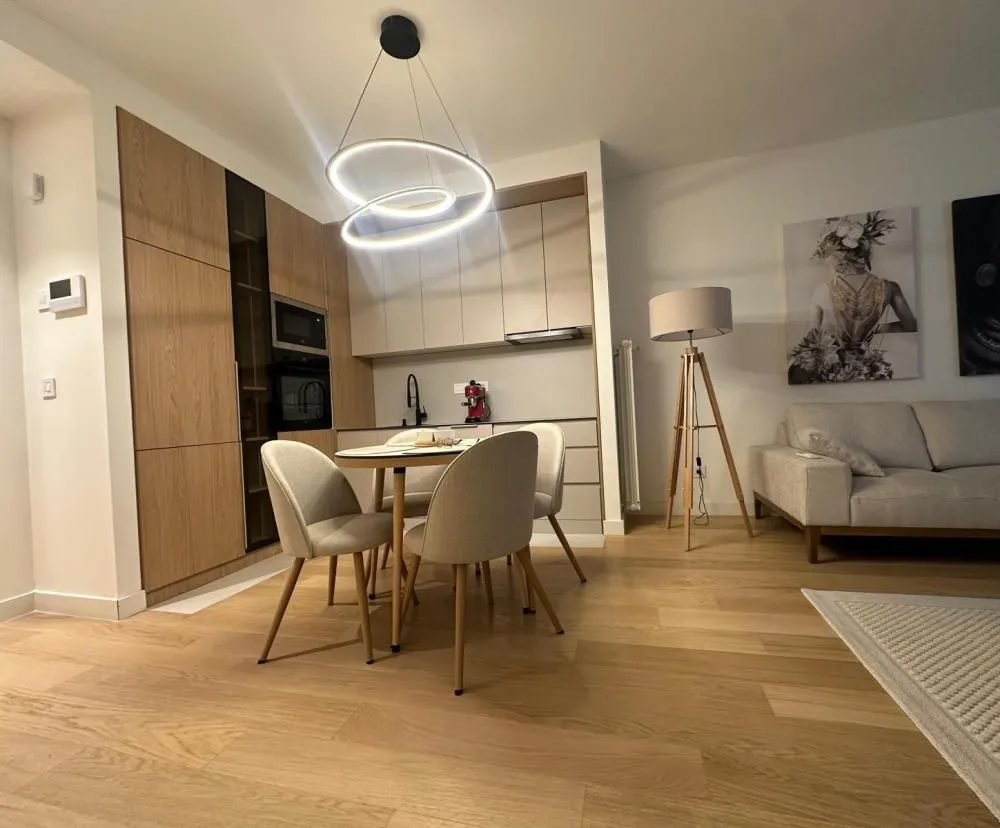Rent, three bedroom apartment, 74m², Savski Venac, Beograd