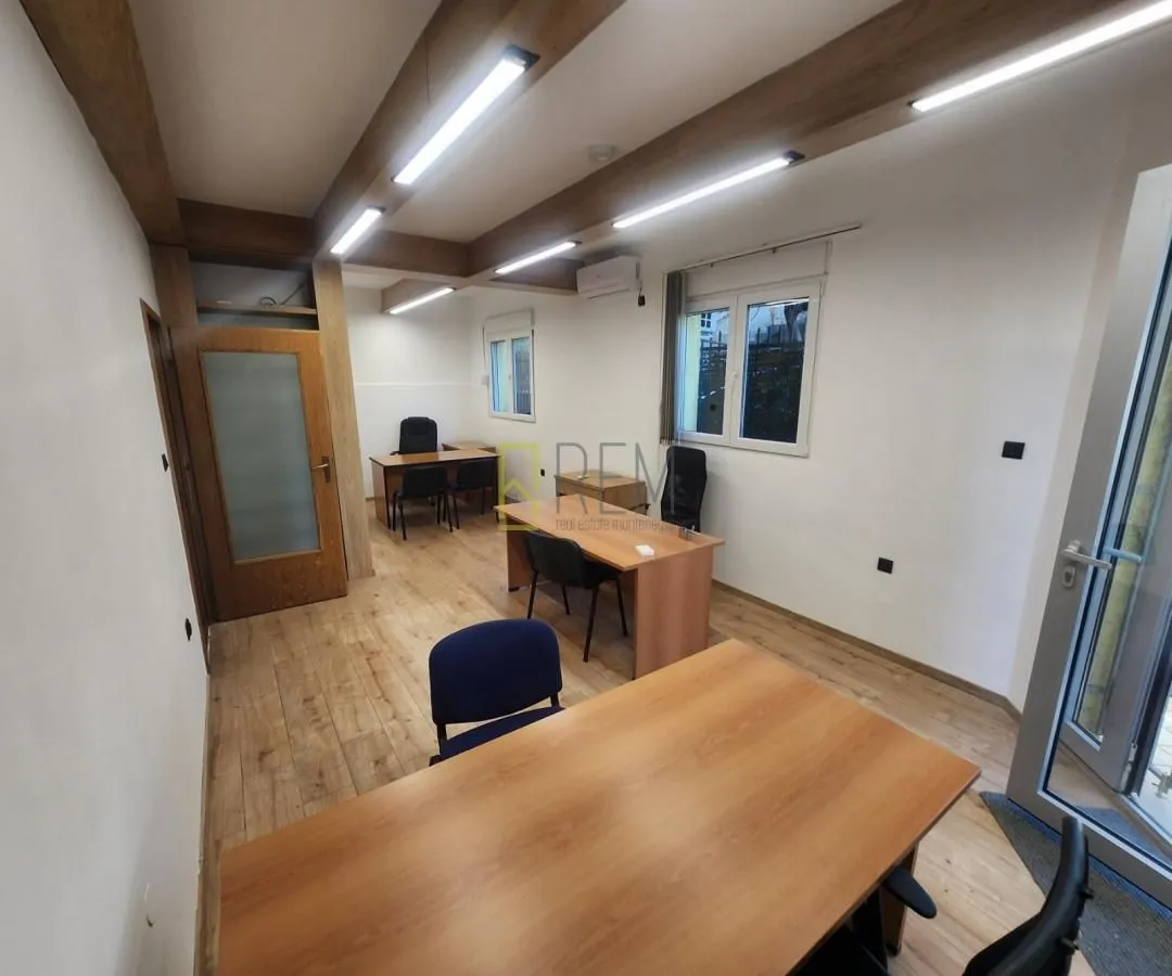Rent, office space, 51m², Momišići, Podgorica