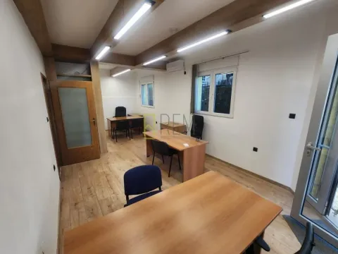 Izdavanje, poslovni prostor, 51m², Momišići, Podgorica - image 3