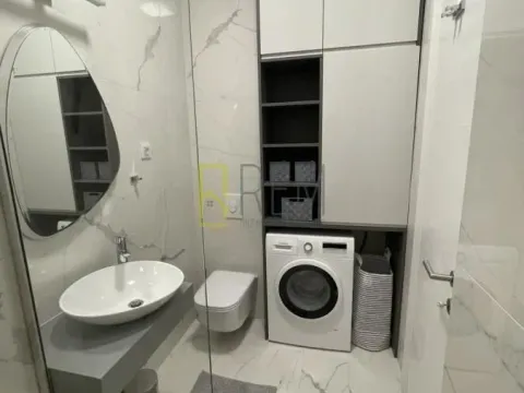 Izdavanje, jednosoban stan, 40m², Blok 9, Podgorica - image 7