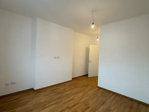 Sale, three bedroom apartment, 105m², Stari Aerodrom, Podgorica - image 17