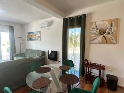 Izdavanje, dvosoban stan, 50m², Mažina, Tivat - image 14