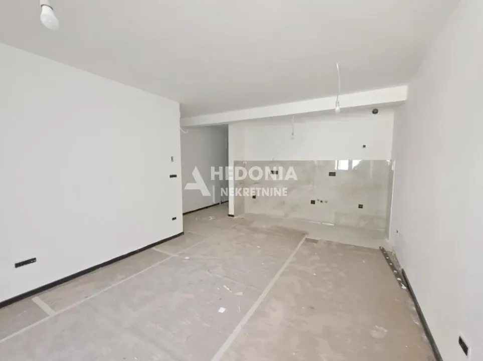 Prodaja, trosoban stan, 66m², Čubura, Beograd