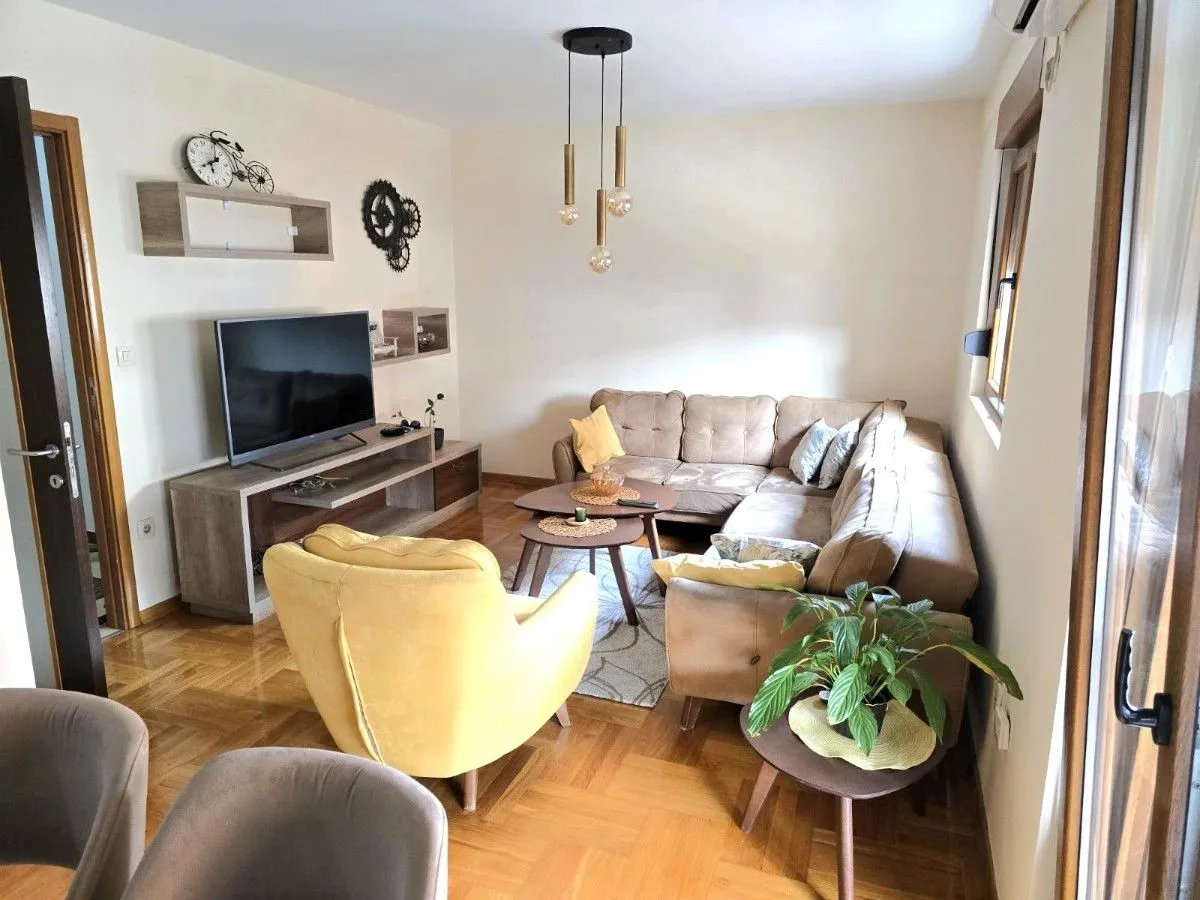 Rent, two bedroom apartment, 70m², Stari Aerodrom, Podgorica