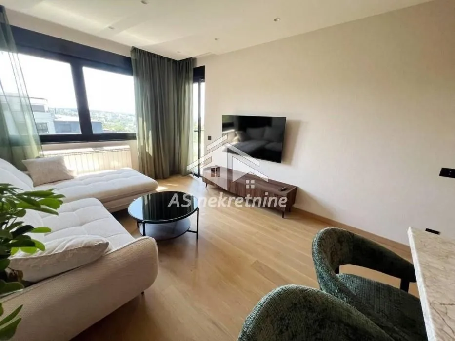 Izdavanje, trosoban stan, 56m², Savski Venac, Beograd
