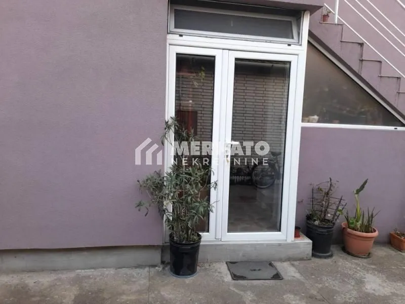 Izdavanje, trosoban stan, 60m², Dolja, Zrenjanin