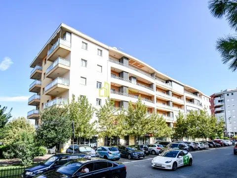 Izdavanje, trosoban stan, 120m², City Kvart, Podgorica - image 27