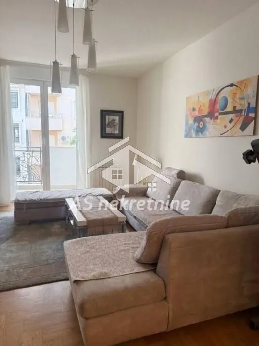 Rent, three bedroom apartment, 106m², Vračar Hram, Vračar Sve Podlokacije