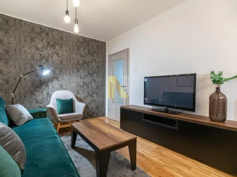 Izdavanje, dvosoban stan, 46m², Centar, Novi Sad - image 4
