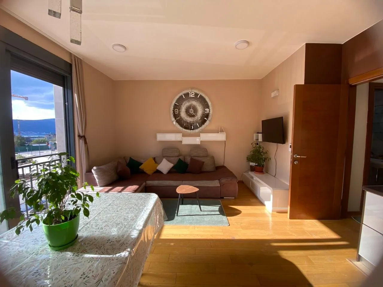 Rent, two bedroom apartment, 75m², Seljanovo, Tivat
