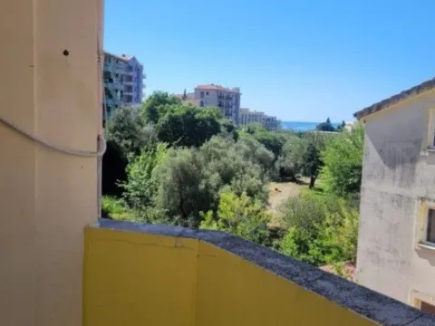 Sale, one bedroom apartment, 54m², Bečići, Budva - image 2
