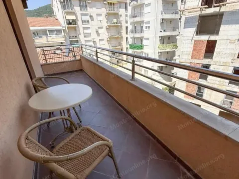 Sale, one bedroom apartment, 49m², Podkošljun, Budva - image 10
