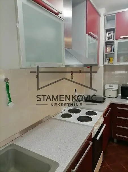Prodaja, trosoban stan, 71m², Salajka, Novi Sad Sve Podlokacije