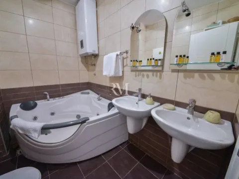 Rent, two bedroom apartment, 86m², Dobrota, Kotor - image 11