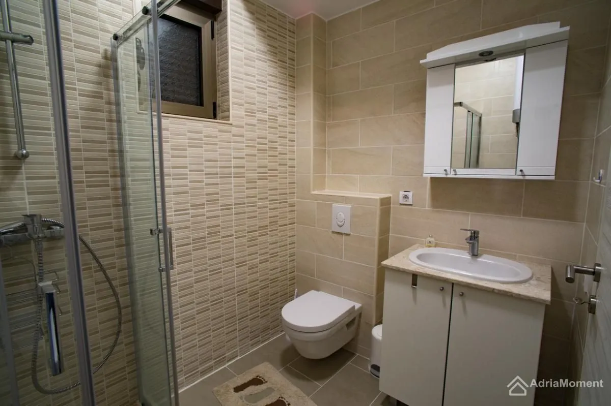 Prodaja, dvosoban stan, 73m², Tivat, Crna Gora