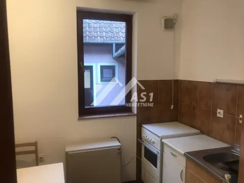 Izdavanje, dvosoban stan, 45m², Centar, Novi Sad - image 4