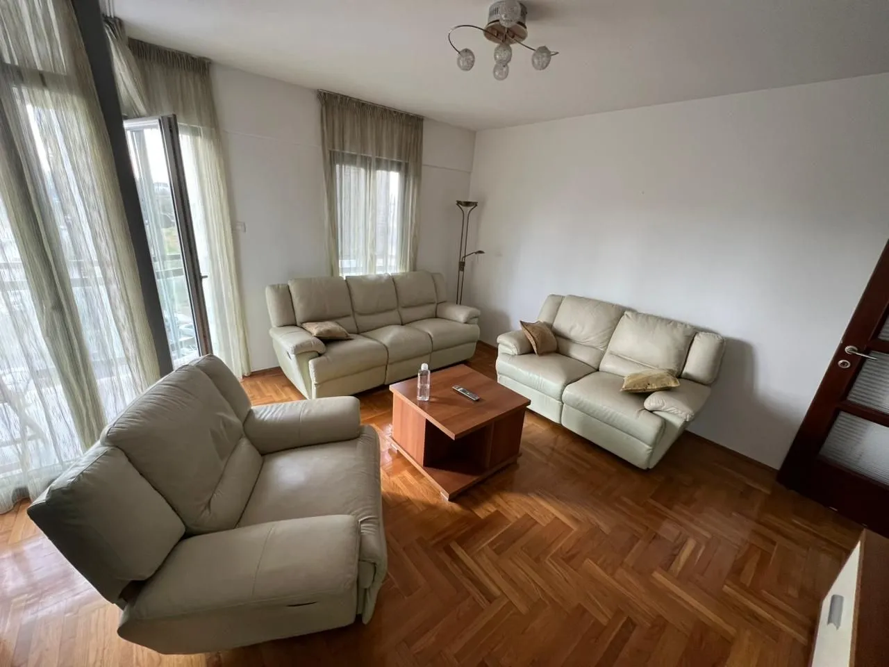 Izdavanje, trosoban stan, 80m², City Kvart, Podgorica