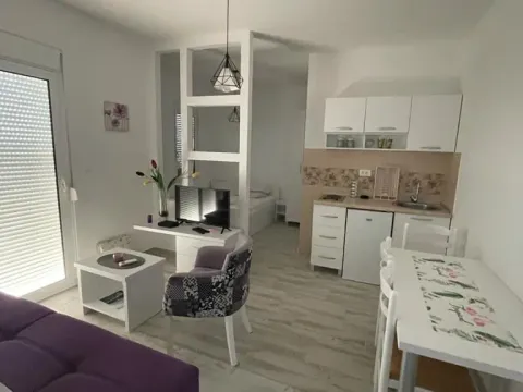 Prodaja, kuća, 400m², Bar, Crna Gora - image 11