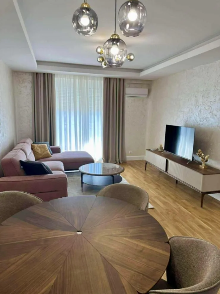 Izdavanje, dvosoban stan, 74m², Ljubović, Podgorica