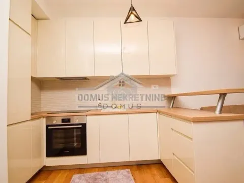 Rent, two bedroom apartment, 65m², Blok 9, Podgorica - image 4