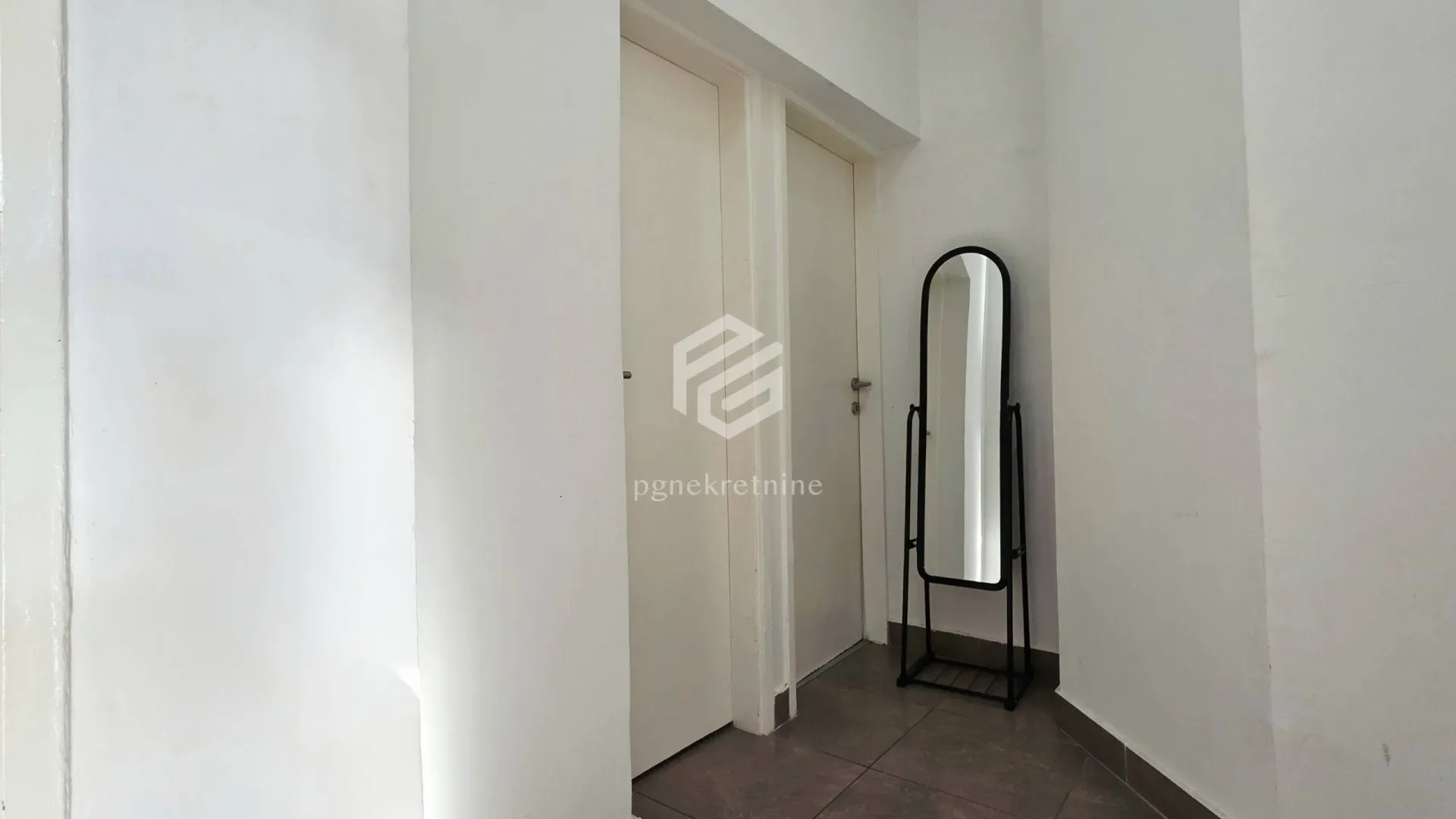 Rent, one bedroom apartment, 35m², Momišići, Podgorica