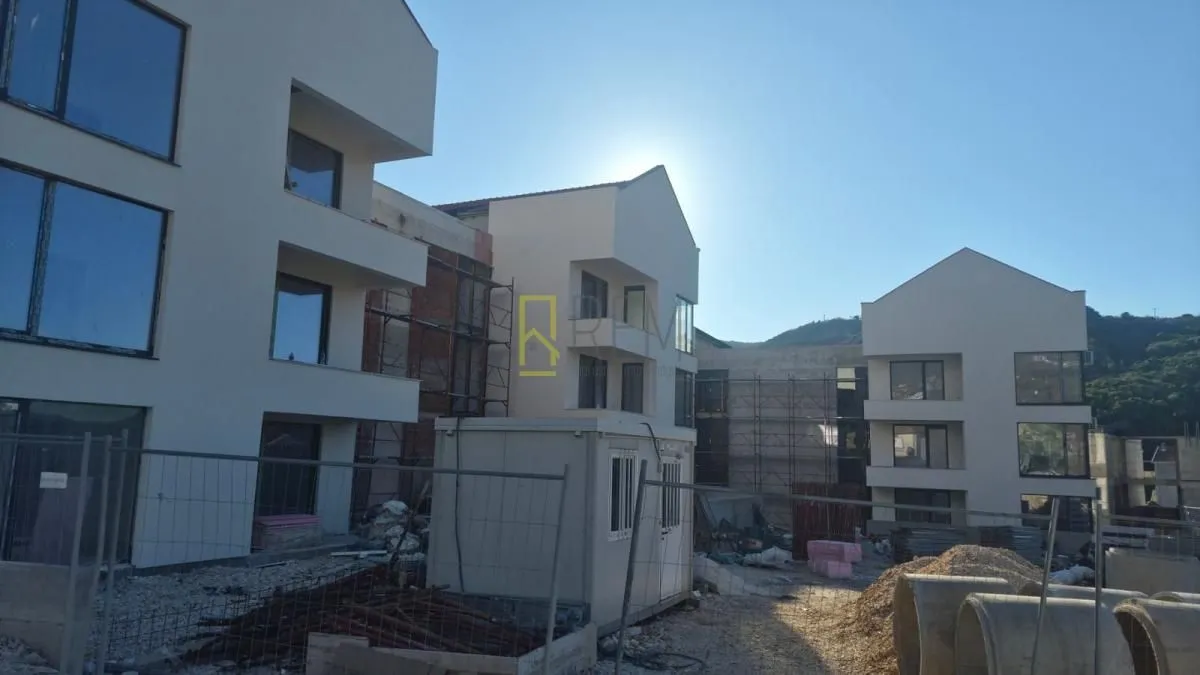 Prodaja, jednosoban stan, 51m², Radanovići, Kotor