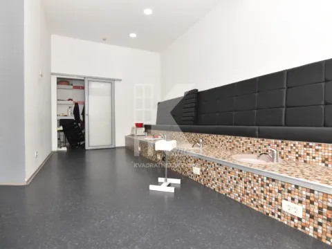 Rent, office space, 347m², Krivi Most, Podgorica - image 12