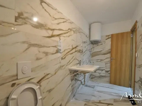 Sale, two bedroom apartment, 75m², Dobrota, Kotor - image 13
