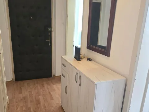 Izdavanje, trosoban stan, 67m², Centar, Herceg Novi - image 7