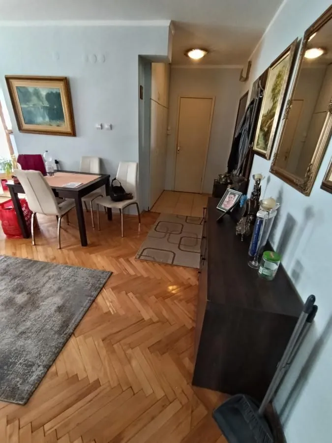 Prodaja, dvosoban stan, 52m², Centar, Novi Sad