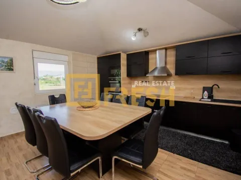 Izdavanje, dvosoban stan, 125m², Tološi, Podgorica - image 5