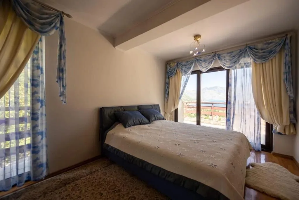 Sale, house, 420m², Škaljari, Kotor