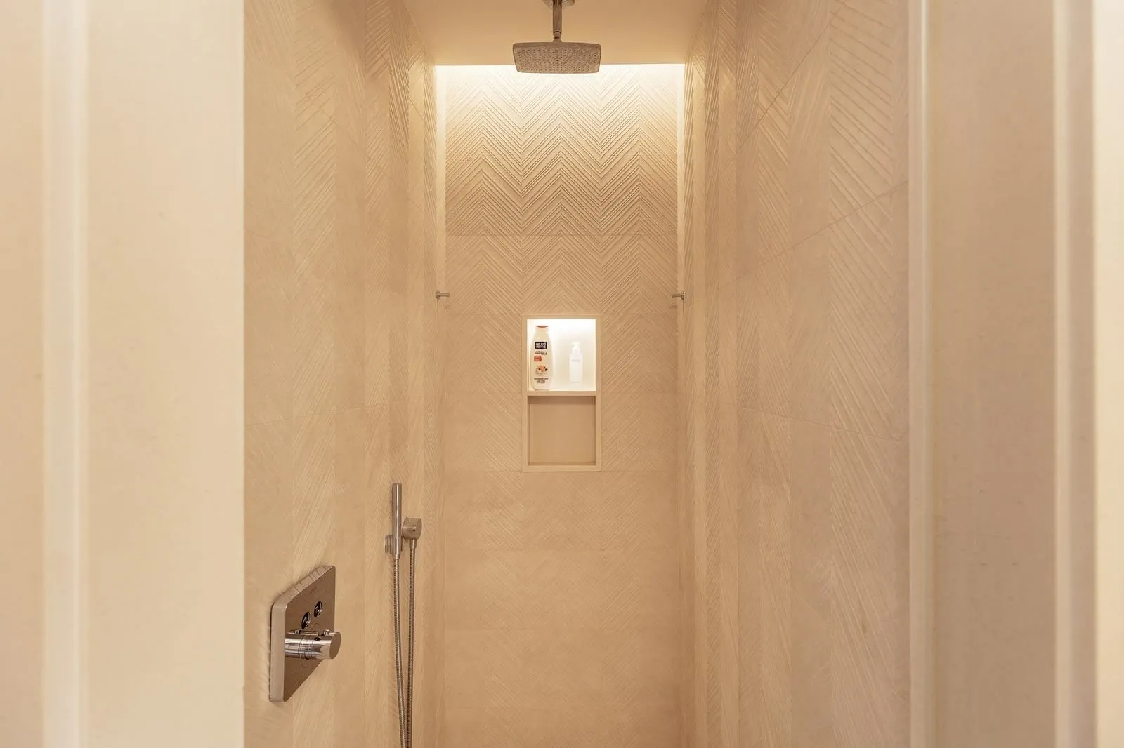 Rent, one bedroom apartment, 74m², Porto Montenegro, Tivat