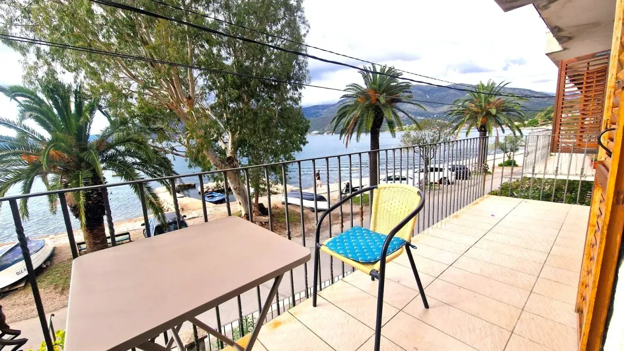Izdavanje, stan, 70m², Tivat, Crna Gora