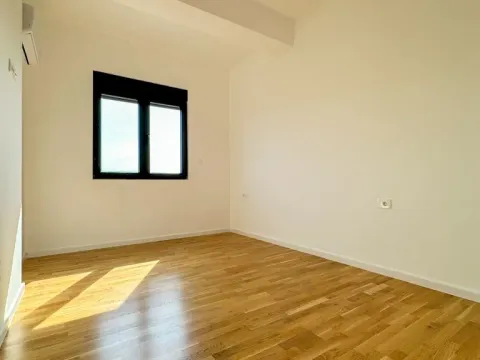 Izdavanje, dvosoban stan, 116m², Stari Aerodrom, Podgorica - image 7