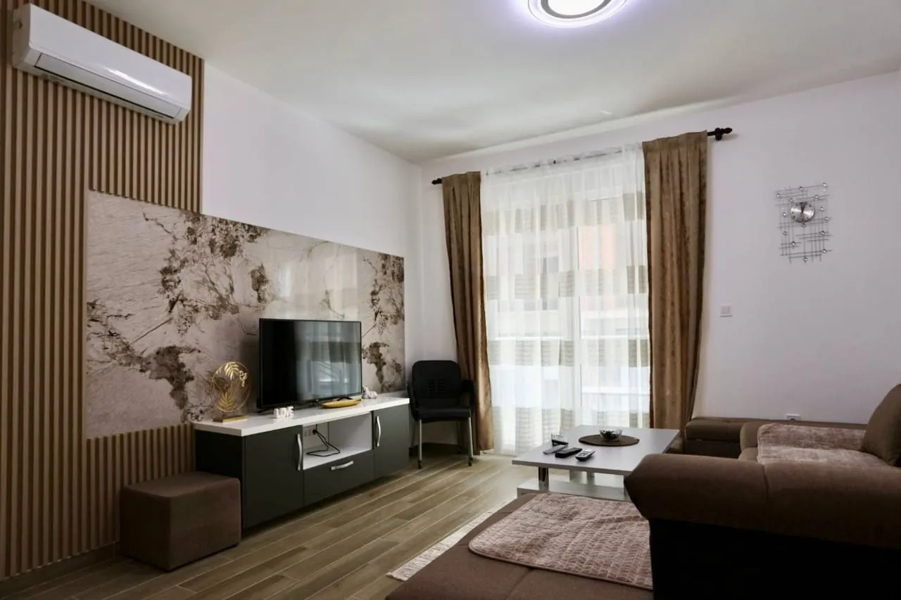 Rent, one bedroom apartment, 50m², Bečići, Budva