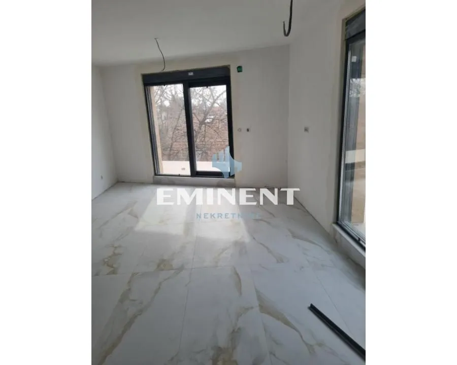 Prodaja, trosoban stan, 98m², Zemun Kalvarija, Zemun Sve Podlokacije