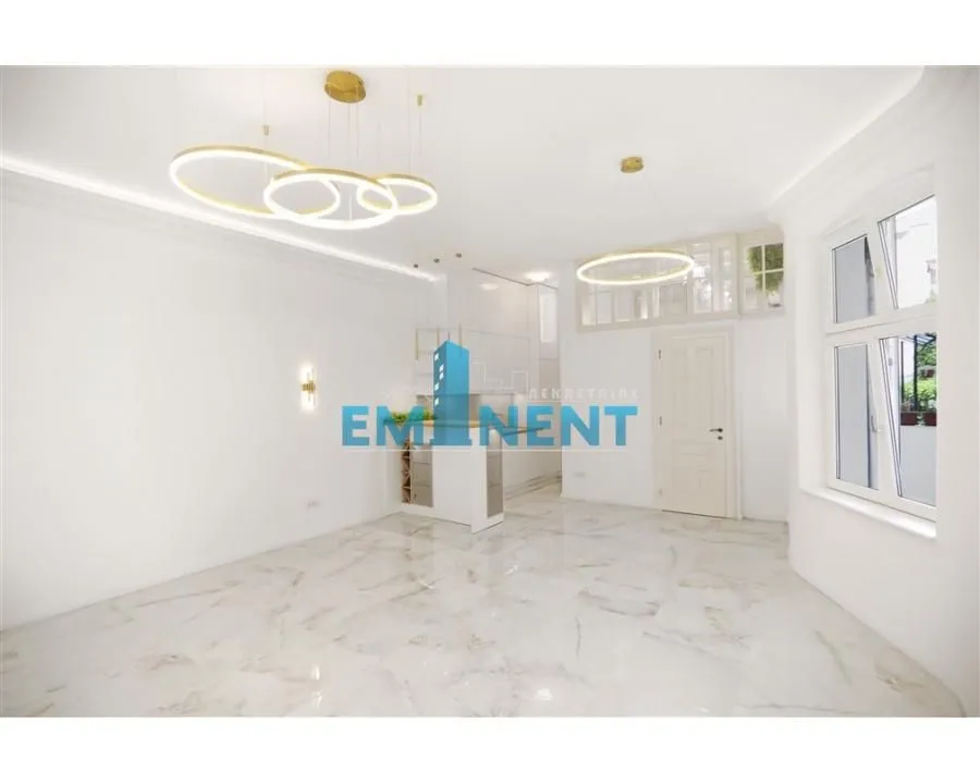 Rent, three bedroom apartment, 106m², Stari Grad, Beograd