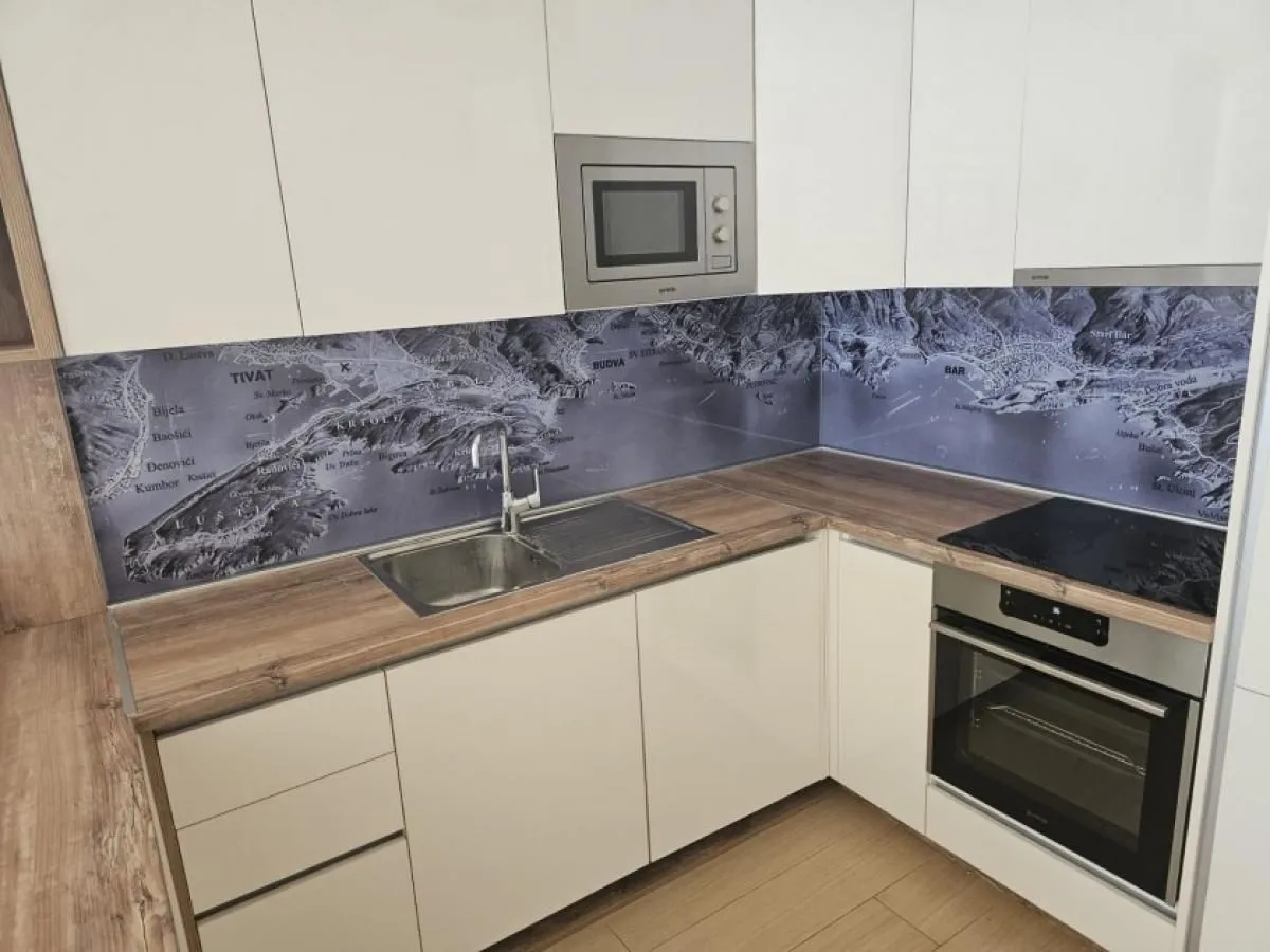 Izdavanje, dvosoban stan, 75m², Opatovo, Tivat