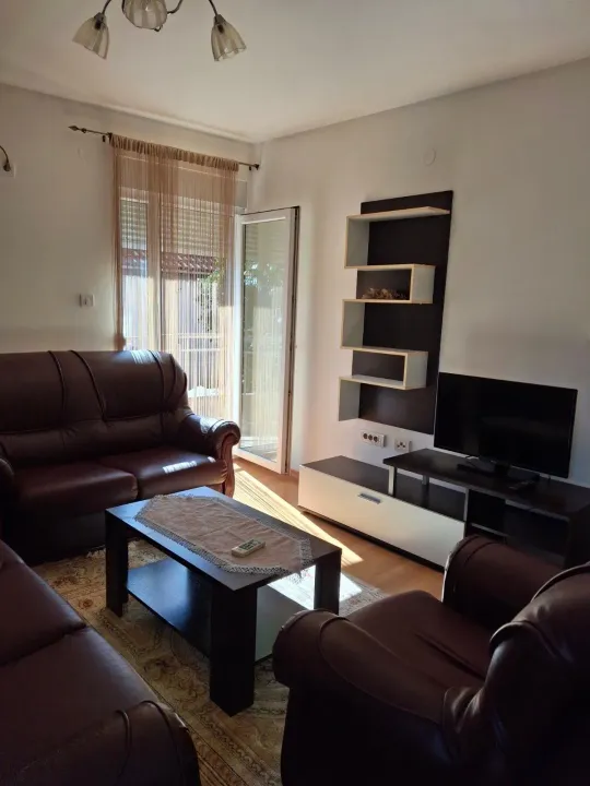Izdavanje, jednosoban stan, 40m², Dalmatinska ulica, Podgorica