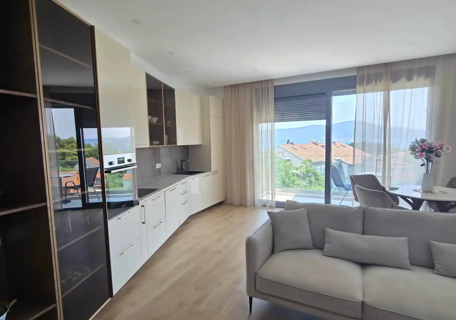 Prodaja, dvosoban stan, 76m², Kava, Tivat