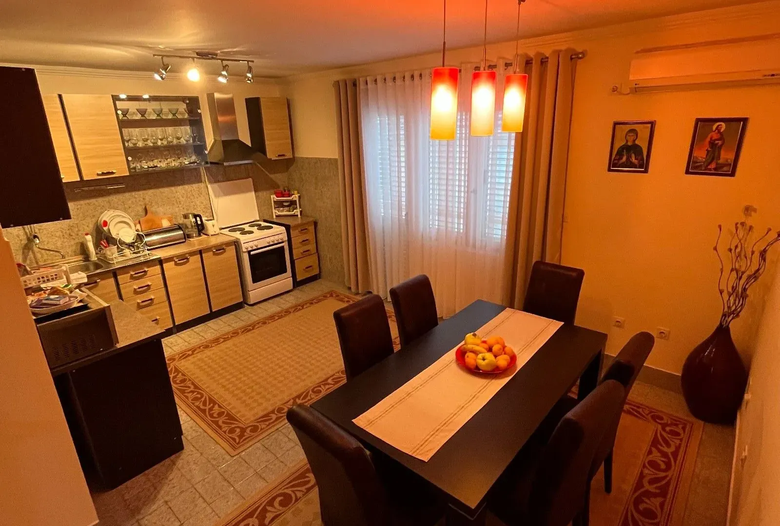 Sale, house, 761m², Tološi, Podgorica