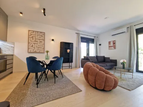 Rent, one bedroom apartment, 46m², Budva, Crna Gora - image 17