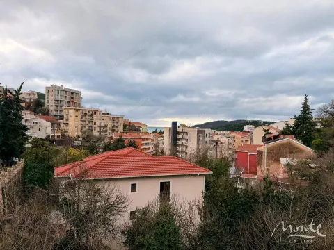 Sale, one bedroom apartment, 39m², Bečići, Budva - image 14