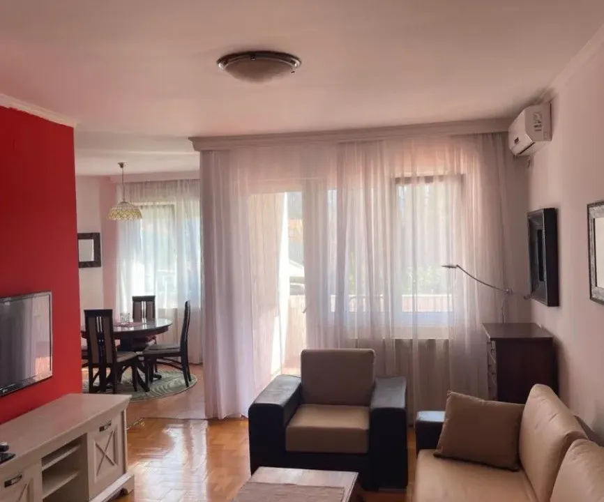 Izdavanje, dvosoban stan, 65m², Gorica C, Podgorica