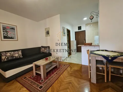 Izdavanje, stan, 35m², Centar, Bar - image 10