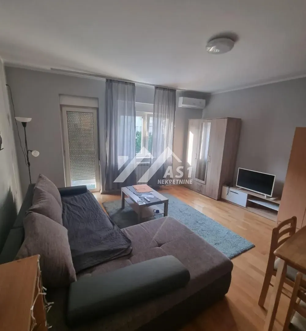 Rent, apartment, 28m², Bulevar Oslobodjenja, Novi Sad Sve Podlokacije