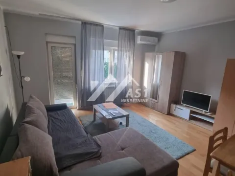 Rent, apartment, 28m², Bulevar Oslobodjenja, Novi Sad Sve Podlokacije - image 1