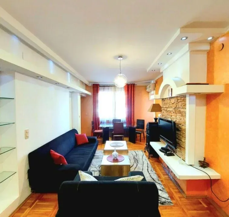 Izdavanje, trosoban stan, 89m², Centar, Podgorica